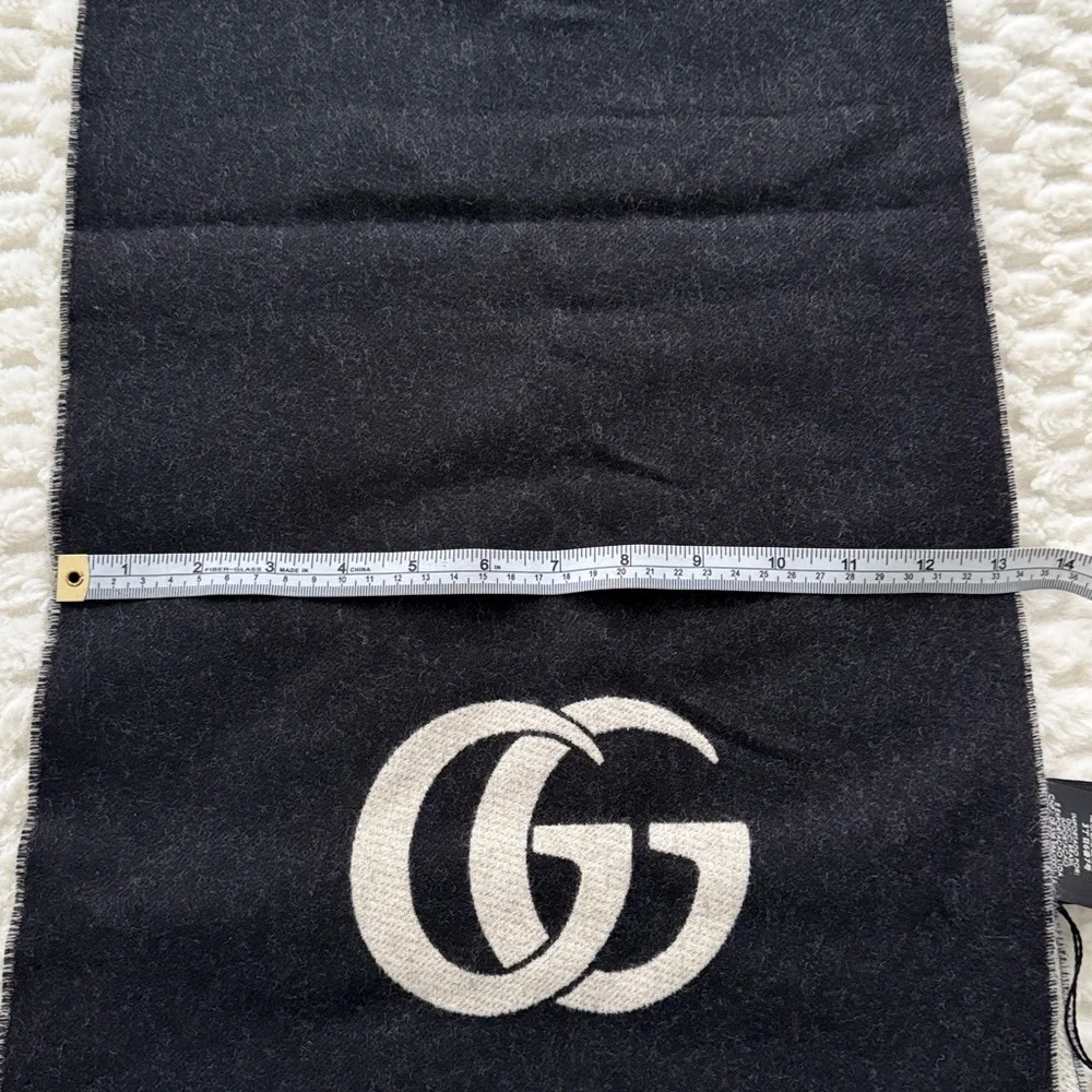 Gucci 100% Wool Running Snake Scarf-452388-Authentic-NWT